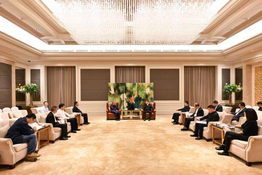 福建省委书记、省人大常委会主任周祖翼会见齐向东