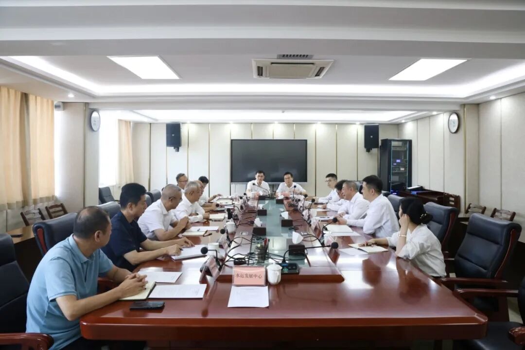 广西自治区交通运输厅党组书记、厅长刘可与奇安信集团董事长齐向东进行座谈