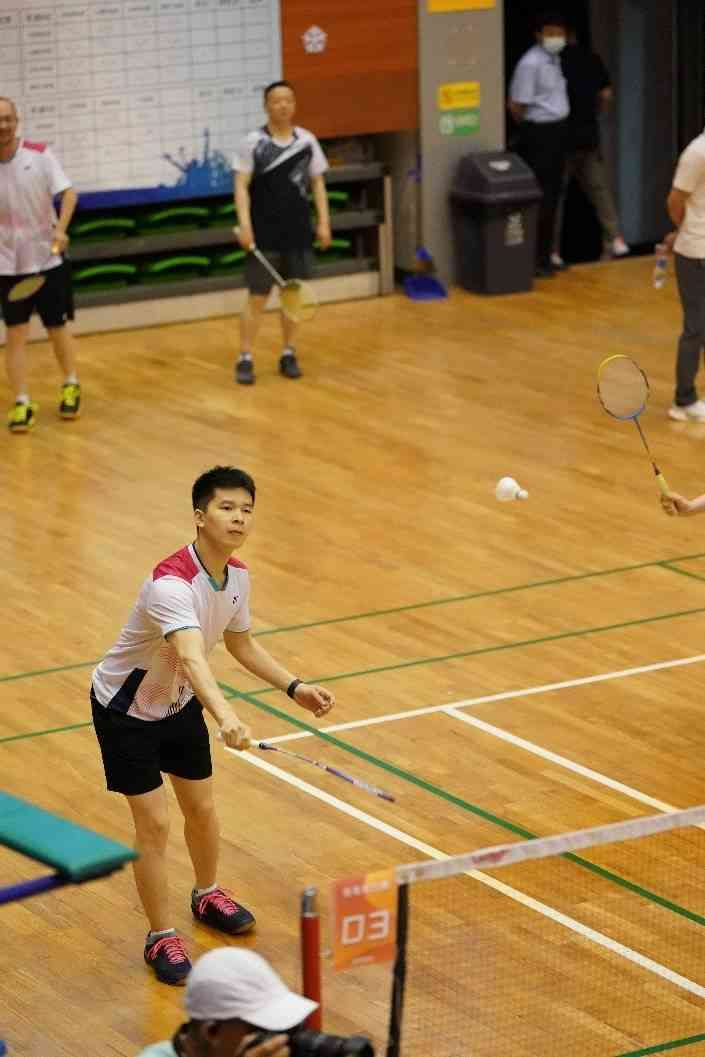 奇安信集团羽毛球代表队在西城区羽毛球赛中取得佳绩